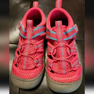 NWOT Academy Ltd Toddler Girls Sz 10 Hook Loop Cap Toe Land & Water Shoes